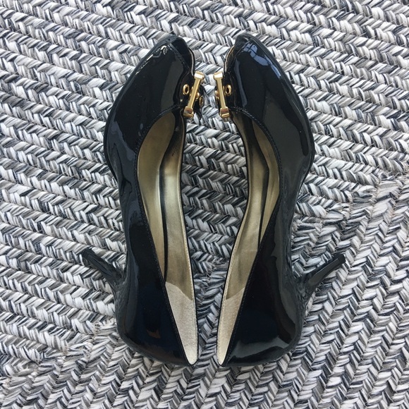 Guess - Black Patent Peep Toe Heels w/ Buckle - Picture 2 of 7